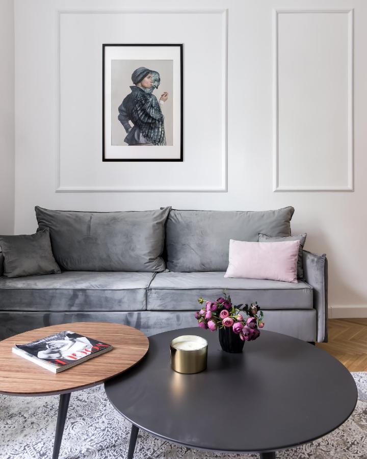 Ecru Glamorous Studio Near Metro Nowy Swiat * Warszawa